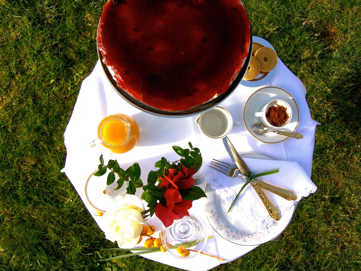 porto cervo, baja sardinia, giardino, garden, verde, prato, erba, grass, tramonto, tramonti, rocce, roccia, alberi, albero, tree, trees, piante, pianta, luci, light, luce, lights, fiori, fiore, flower, flowers, ulivi, rose, sedie, chair, chairs, sedia, tavolo, tavoli, table, tables, costa smeralda, arzachena, sunset, sunsets, siepi, bush, vista, view, sea view, appartamenti, appartamento, apartments, apartment, la dimora di amaranta, dimora ambra, dimora acquamarina, dimora ametista, colazione, colazioni, breakfast, coffee, caffè, biscotti, biscotto, biscuit, biscuits, tiramisù, cheesecake, juice, orange juice, water, the, marmalade, marmellata, nutella, bread, pane, acqua, succo, succo di frutta, fette biscottate, veranda, mela, mela, apple, arancio, arancia, mandarino, pesca, peach, pesche, fragole, strawberry, pera, pere, fragola